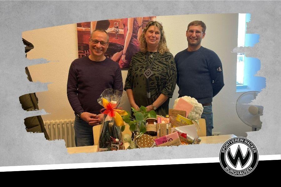 Verabschiedung Claudia diese Woche verabschieden wir die langjährige Mitarbeiterin Claudia in ihren Ruhestand